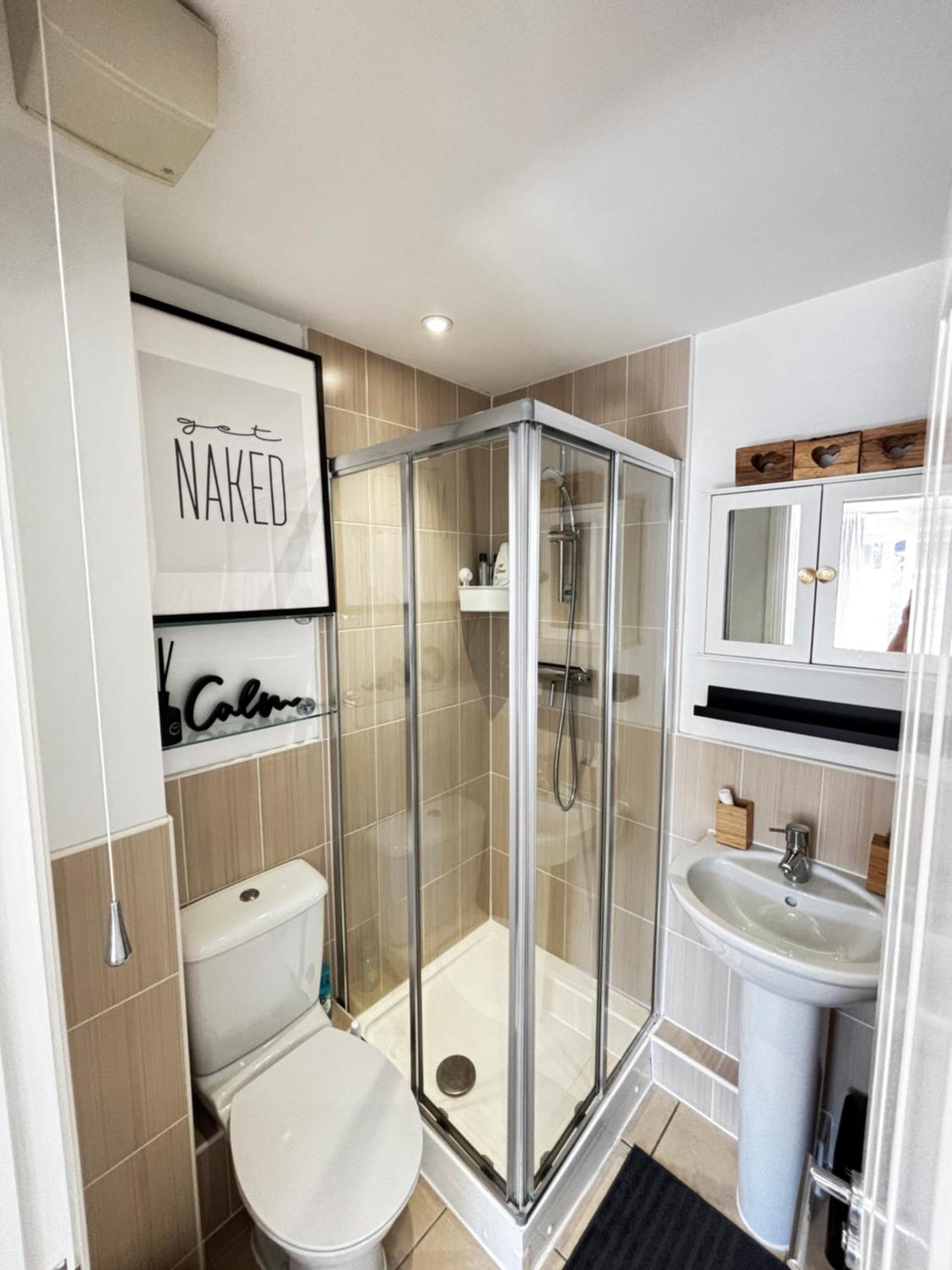 Delux Room With Private Parking, Sleeps 2, Perfect For Cotswold Getaway, Easy A419 Access Blunsdon Exteriér fotografie