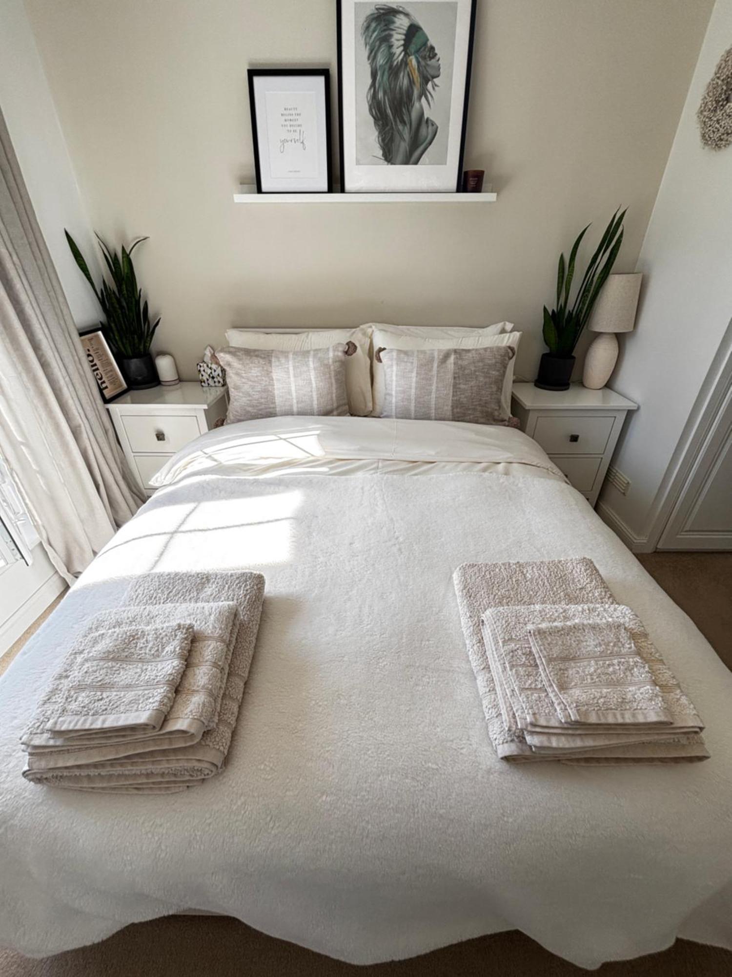 Delux Room With Private Parking, Sleeps 2, Perfect For Cotswold Getaway, Easy A419 Access Blunsdon Exteriér fotografie