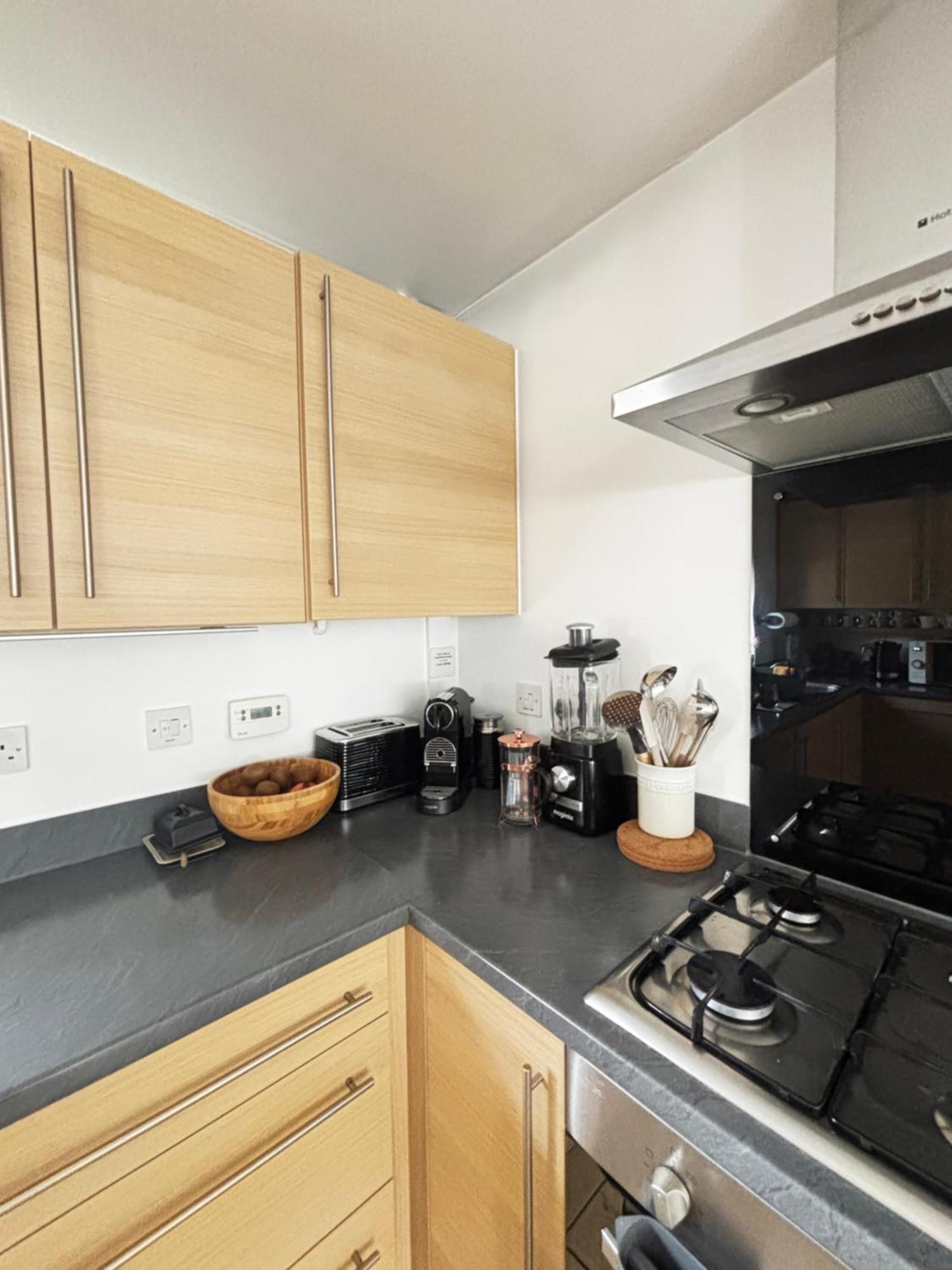 Delux Room With Private Parking, Sleeps 2, Perfect For Cotswold Getaway, Easy A419 Access Blunsdon Exteriér fotografie